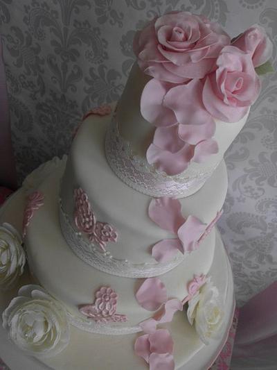 Tumbling rose petals, ivory and and soft pink lace with rosepetals - Cake by prettypetal