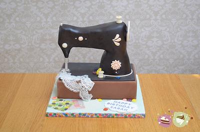 Sewing machine cake - Cake by KS Cake Design