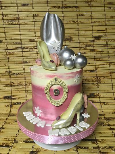 Cinderella shoes - Cake by Oksana Kliuiko