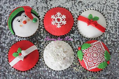 Xmas Cupcakes - Cake by Penny the Bee