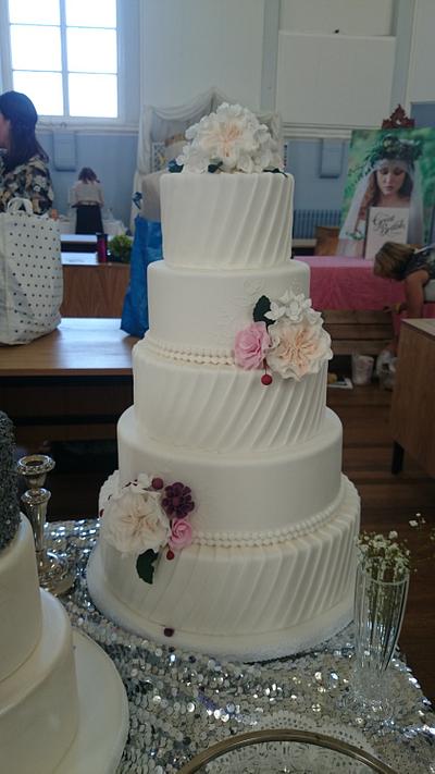 Pretty Pleats wedding cake  - Cake by Divine Bakes