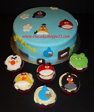 Angry Birds cake and cupcakes - Cake by THE CAKE SHOPPE
