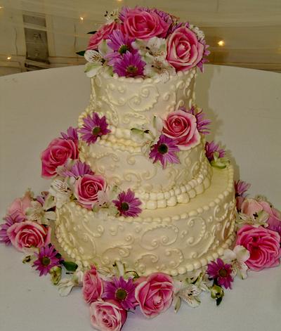 Wedding cake buttercream happiness - Cake by Nancys Fancys Cakes & Catering (Nancy Goolsby)