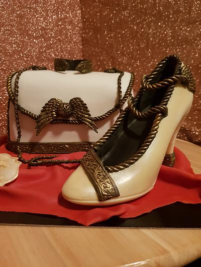 Exclusive Old gold gallantry  - Cake by Sylwia Abd Rabou 