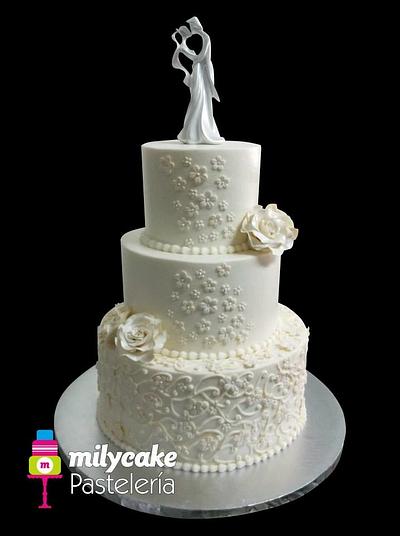 Buttercream Wedding Cake - Cake by Mily Cano