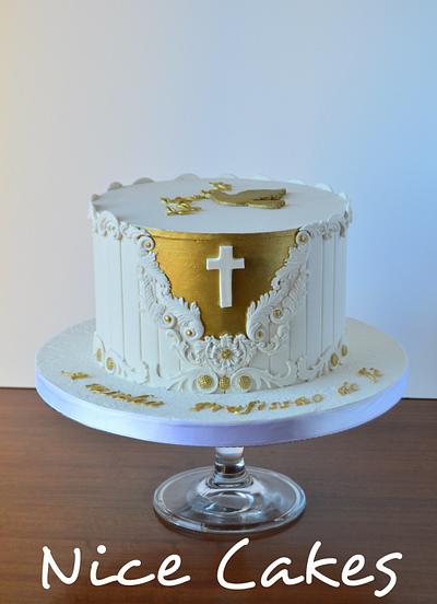 Gold and white communion cake - Cake by Paula Rebelo