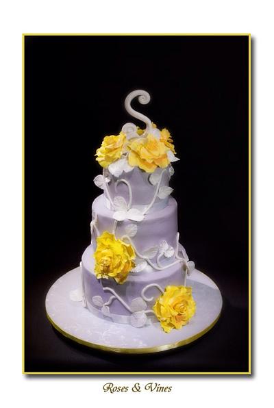Roses and vines - Cake by Jan Dunlevy 
