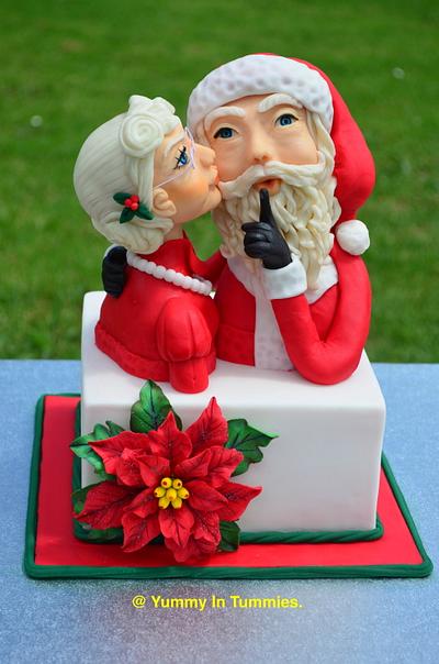 CPC Red & Green Collaboration : Mr. and Mrs. Clause.  - Cake by Yummy In Tummies. 