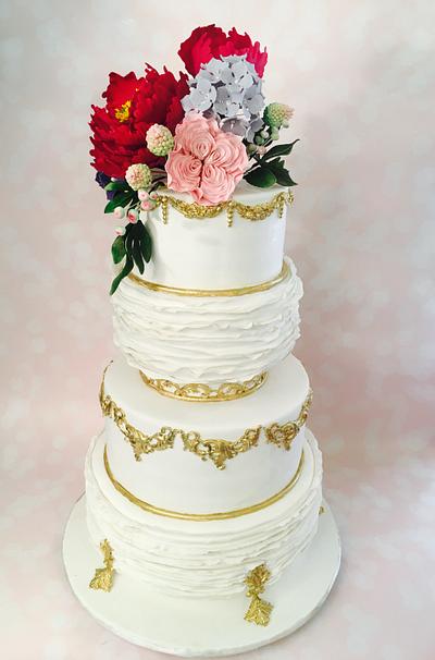 White and gold wedding cake - Cake by The Hot Pink Cake Studio by Ipshita