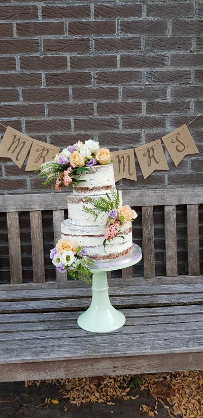 Spring wedding dream - Cake by Bronwyn by Cake-o-Topia