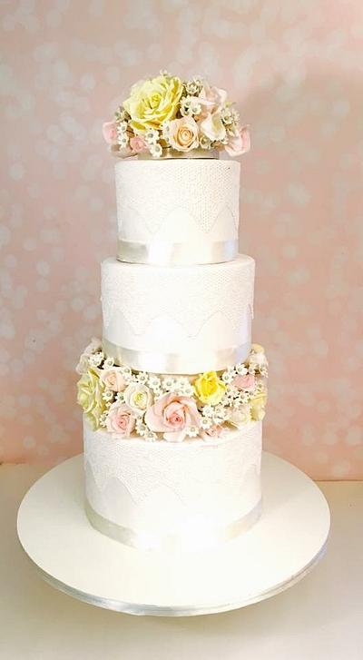 Summer wedding - Cake by The Hot Pink Cake Studio by Ipshita