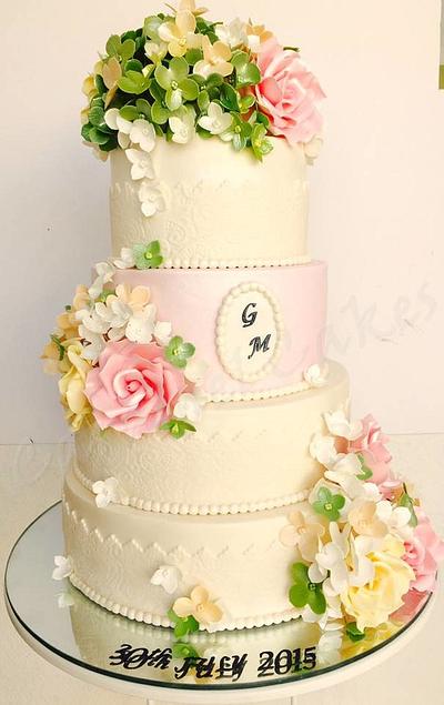 Vintage wedding cake - Cake by Caramel Doha