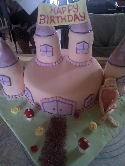 castle cake  - Cake by maggie thompson