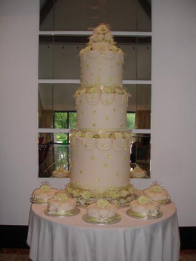 MY BIG TALL WEDDING CAKE - Cake by Peter Roberts