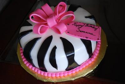 Sweet 16 Zebra Stripes - Cake by Mary
