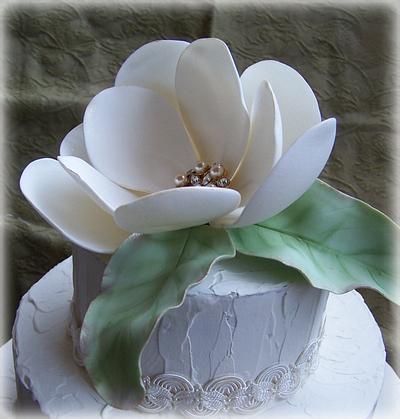 Magnolia Sugar Flowers - Cake by Lorri