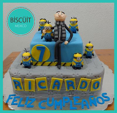 Minions & Gru - Cake by BISCÜIT Mexico