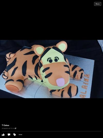 Tigger Cake - Cake by Tracey Lewis