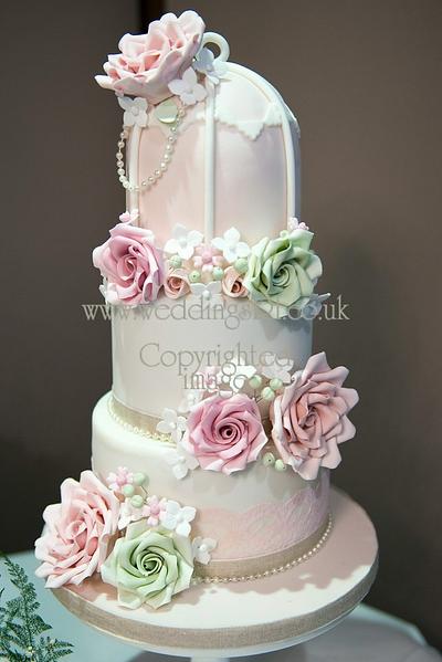 My very own wedding cake - Cake by Lauren