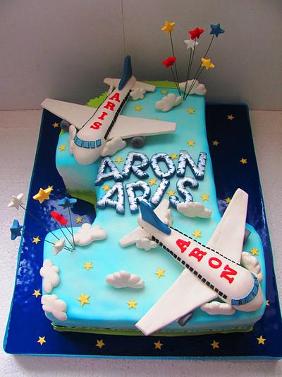 First cake for Aron and Aris....planeeeees - Cake by COMANDATORT