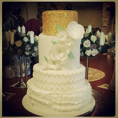Gold Wedding Cake... in the heat :/ - Cake by Divine Bakes