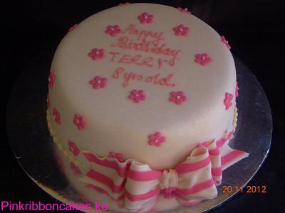 Pink stripped bow cake - Cake by Pinkribbon cakedelight (Marystella)