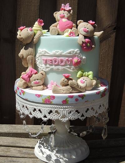 Scruffy Teddy Poses - Cake by Shereen