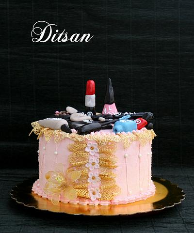 cream makeup cake - Cake by Ditsan