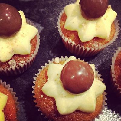 Mini Maltesers Cupcakes - Cake by Janine Lister
