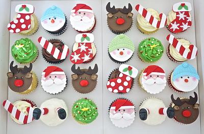 Christmas cupcakes  - Cake by Partymatecakes 
