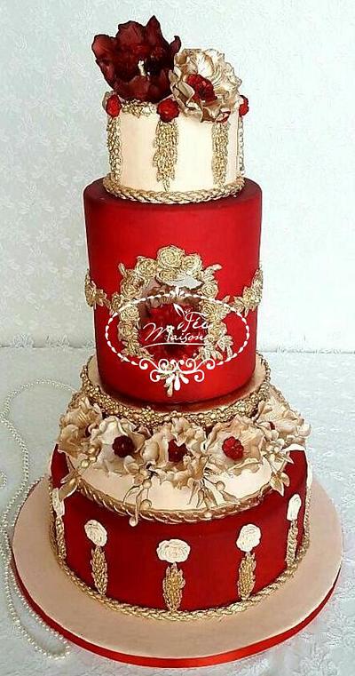 Majestic and flowery wedding cake - Cake by Fées Maison (AHMADI)