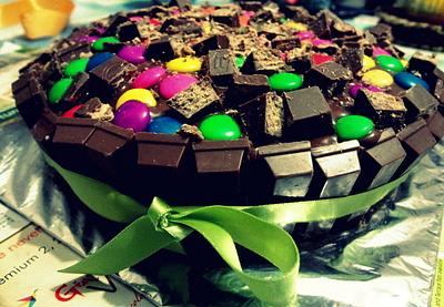 Kitkat and Gems Cake - Cake by Manasi Deshpande