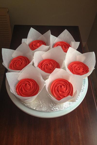 Red Rose Cupcakes - Cake by CustomCakebySam