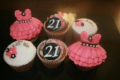 "Glam Cupcakes "  - Cake by Jodie Taylor
