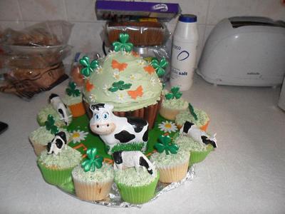 mad irish cow - Cake by Chelleforkin