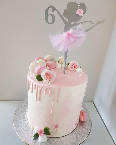 Ballerina Drip Cake - Cake by Sara Luz
