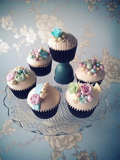 Vintage buttons and Pearls - Cake by Sarah Cain