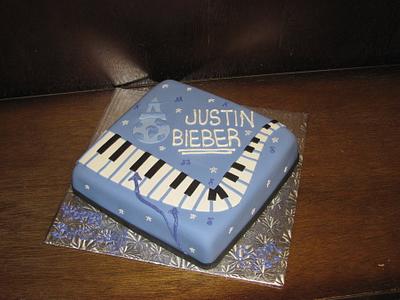 Bieber Fever - Cake by Lacey Deloli