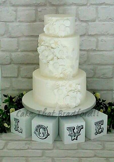 white wedding  - Cake by cake that Bradford