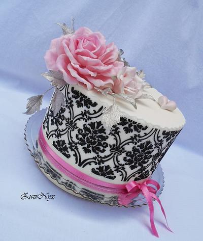 Black stencil and pink roses - Cake by ZuziNyx