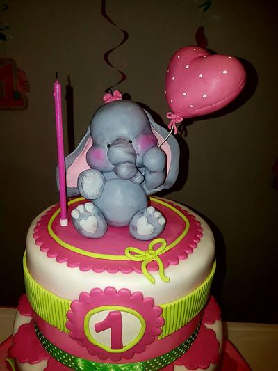 Little lovely elephant - Cake by Angela Cassano