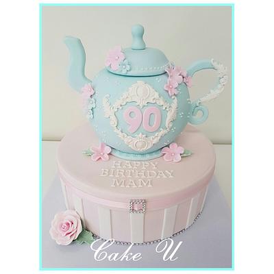 Teapot and Hatbox Cake - Cake by Veronica - @cakeuvee 