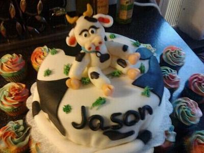 Cow cake - Cake by kd8jcy