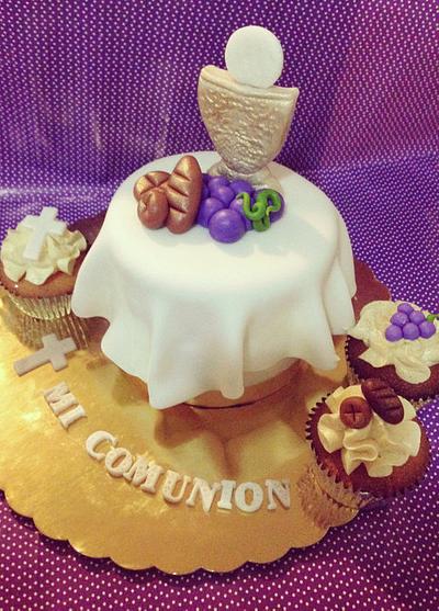 First Communion - Cake by Laura V.