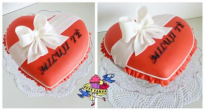 Heart with Bow - Cake by Petra Krátká (Petu Cakes)