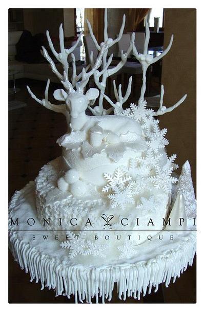 Deer and snow - Cake by Monica Ciampi