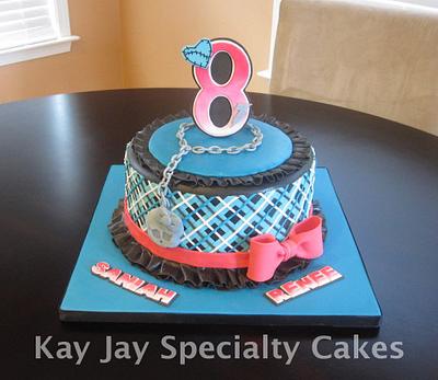 Monster High Cake and Matching Cake Pops - Cake by Kimberley Jemmott