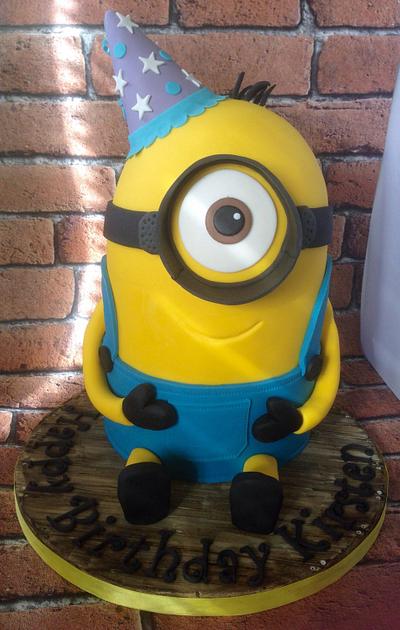 Minion Cake - Cake by Dinkyscakes