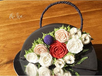 Floral Handbag - Cake by The KU Cakery