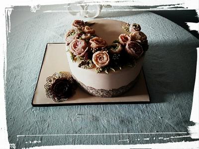 Bean paste flowers (piping) - Cake by Nicole Veloso
